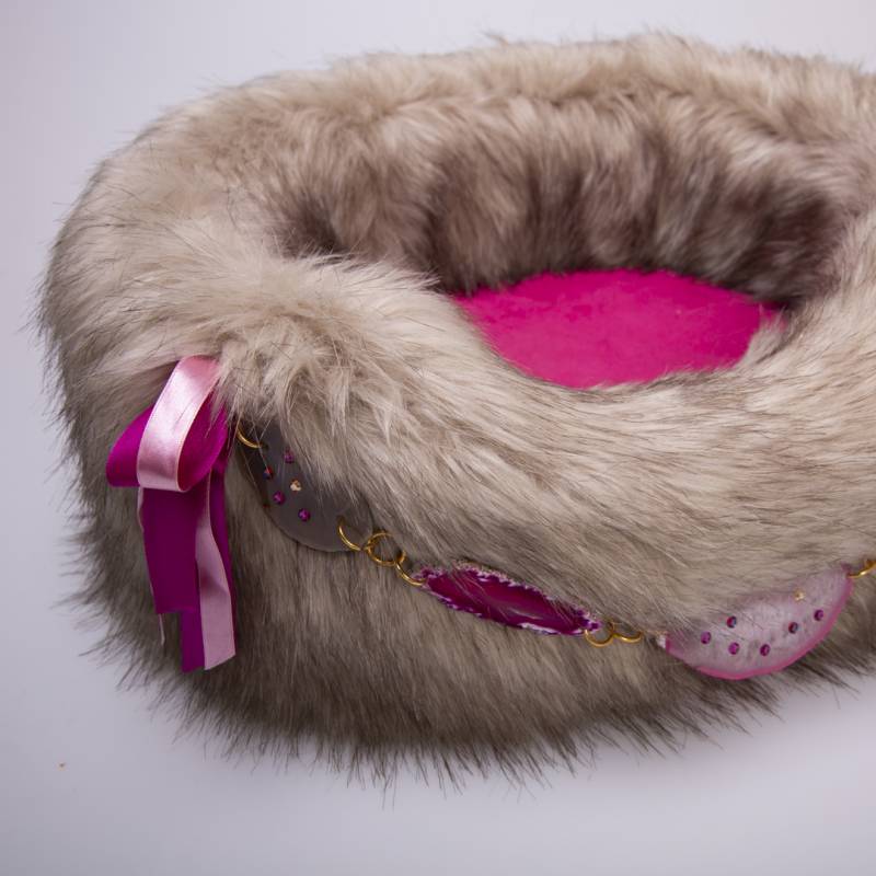CAMA DE PELO ROSA